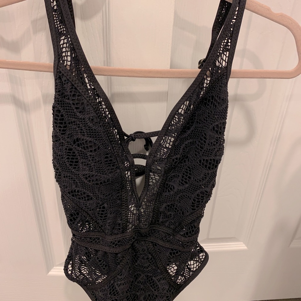 Black lace out piece swim suit
